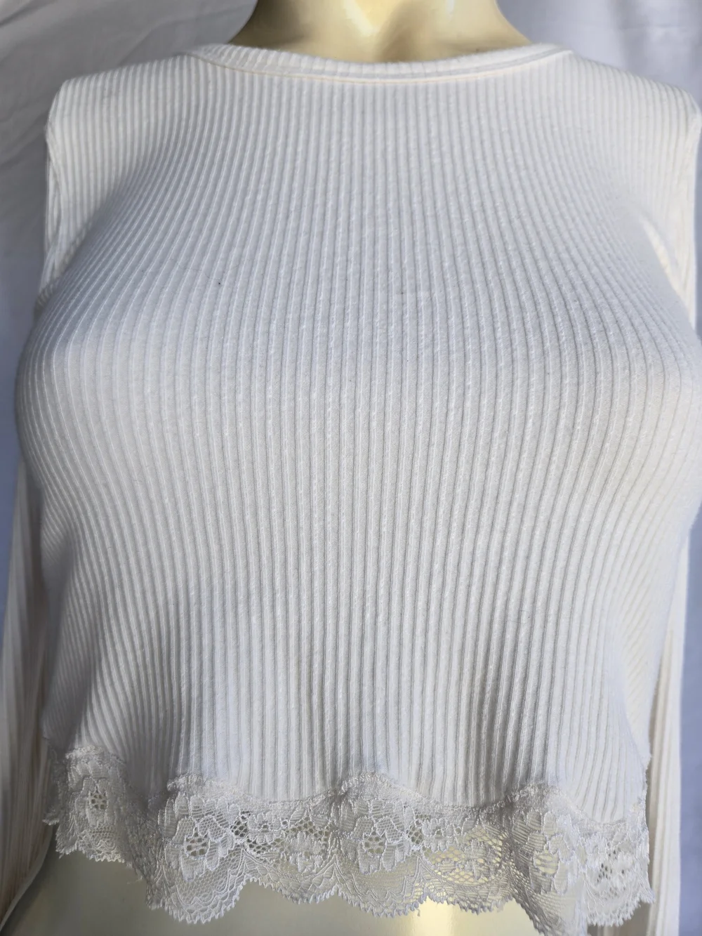 Free People Women's Cream Ribbed Long-Sleeve Cropped Top with Lace Trim